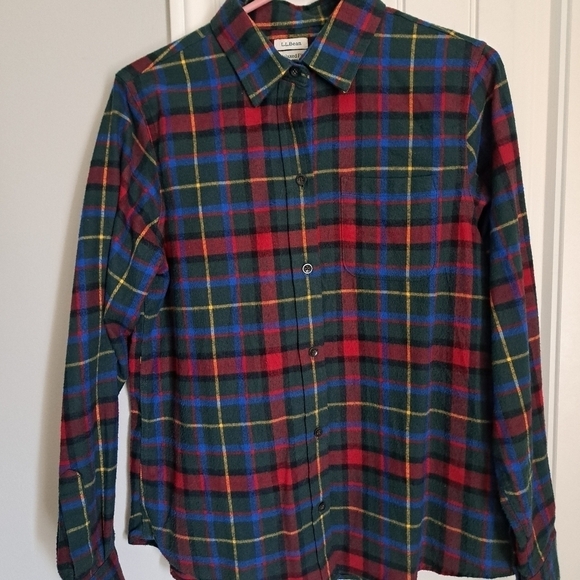 L.L. BEAN relaxed fit soft flannel shirt plaid red green blue long sleeves SM - Picture 4 of 7